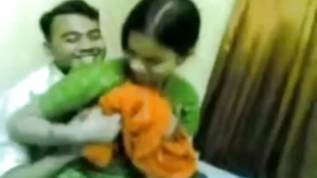 सेक्सी उसे अद्भुत स्तन से पता चलता सनी लियोन सेक्सी न्यू मूवी है