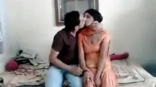 पति के चेहरे पर सेक्सी मूवी वीडियो देसी बैठे