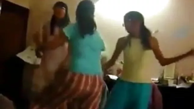 बेब चाहता सेक्सी मूवी सेक्सी मूवी है उसे बिल्ली मुश्किल