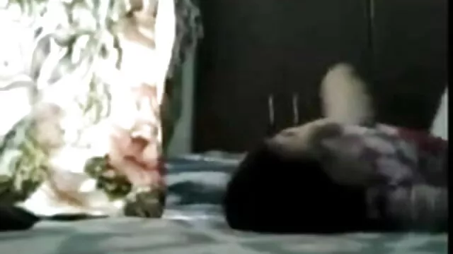 अधोवस्त्र में पति सेक्सी वीडियो मूवी सेक्सी अपने सींग का बना हुआ पत्नी में प्रवेश