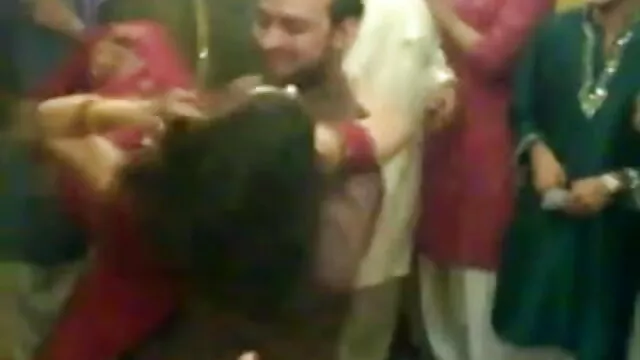 रिचर्ड Azina बंद मरोड़ते सेक्सी मूवी जानवर