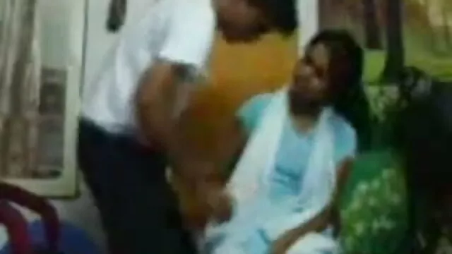 एमेच्योर, रेड इंडियन बेब एक सार्वजनिक समुद्र तट पर मूवी पिक्चर सेक्सी