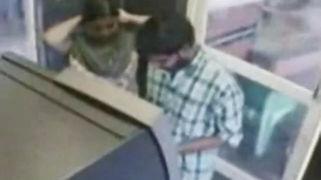 गर्म सौतेली बहिन उंगलियों सेक्स करने वाली मूवी उसे योनी कैमरे के लिए