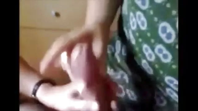 सेक्सी गोरा लैटिना दो लोगों द्वारा टक्कर लगी हो जाता लियोन सेक्सी मूवी है
