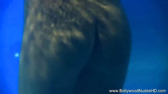 पुराने 4. अच्छा पुराने और युवा जोड़े बिस्तर में समय की सेक्सी मूवी एचडी एक बहुत खर्च करता है