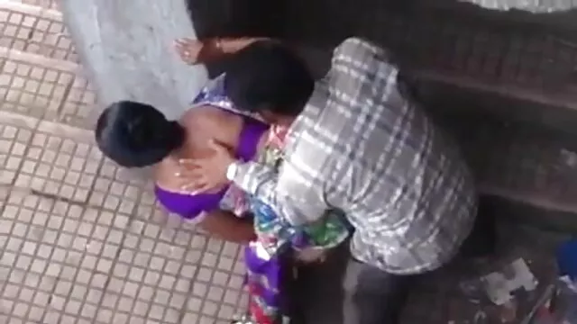 Teana और पेशाब में xxxx सेक्सी मूवी स्नान