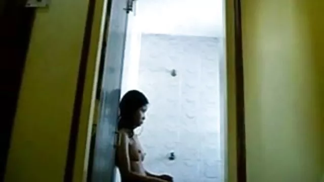 सुनहरे बालों वाली मछली जाल मोज़ा में एक घास का मैदान पर गड़बड़ गूगल सेक्स मूवी