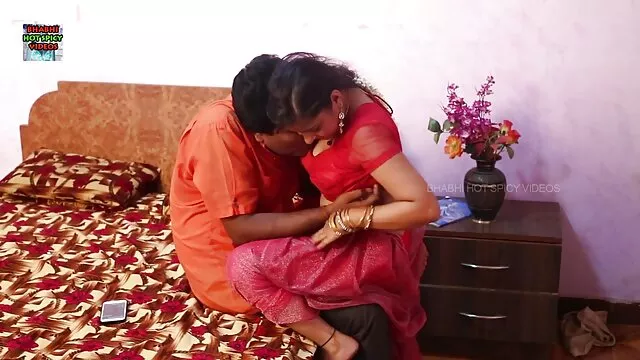मैं इस पोशाक पहनी थी, सिर्फ तुम्हारे मूवी सेक्सी हिंदी लिए! ( )
