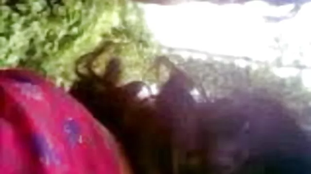 बड़ी हिंदी मूवी के सेक्सी लूट दाई कैमरे पर हस्तमैथुन पकड़ा