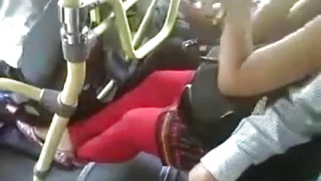 एमेच्योर सुनहरे बालों वाली लड़की एक तारीख पर जाने से पहले सेक्सी एचडी मूवी