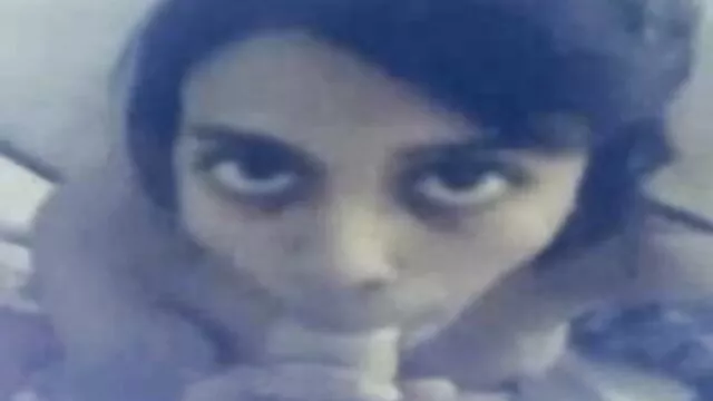 रसोई घर में उसकी प्रेमिका की सेक्सी वीडियो ऑनलाइन मूवी पिटाई