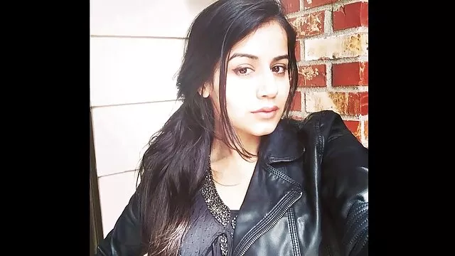 उसे भारी स्तन के हिंदी मूवी सेक्स वाली साथ चूसने