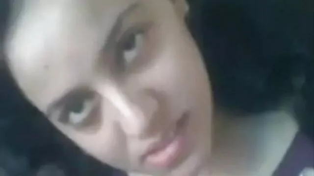 सेक्सी फिट लड़की के साथ मोटी गधा गांव का सेक्सी मूवी नाटकों के साथ खुद को संभोग करने के लिए