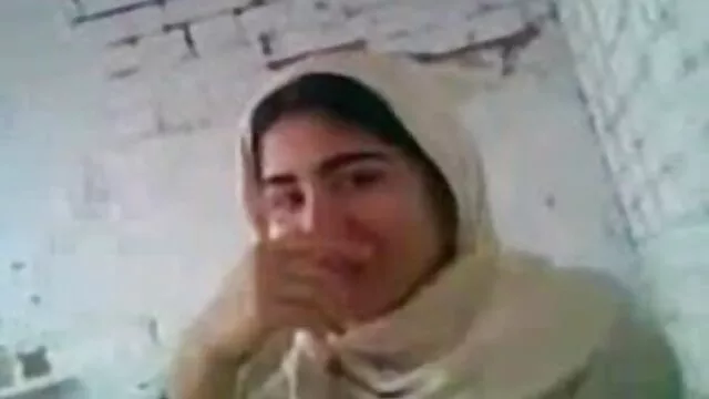 सींग का बफ मूवी फुल सेक्स बना हुआ एडम पाउंड बालों वाली जॉक चूसने के बाद इसे बंद