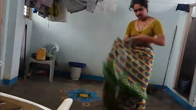 वह एक अद्भुत सेक्सी मूवी मराठी handjob देता है!