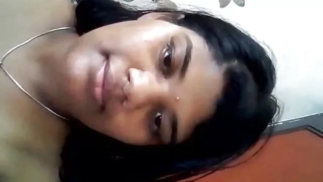 एमिली की पहली शुरुआत-सुंदर, लेकिन वीडियो सेक्सी मूवी मूवी ओहो!