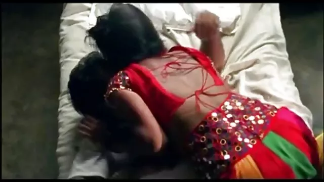 लंबा टीएस सह सब पर खुद को सेक्सी मूवी सेक्सी हो रही है, जबकि कमबख्त